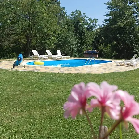 Complex Ovchaga בית הארחה